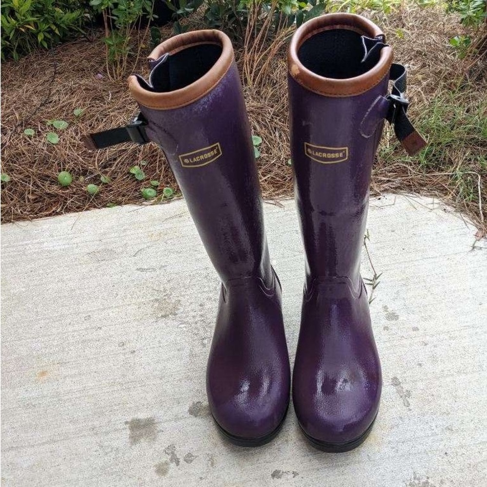 Insulated lacrosse boots
